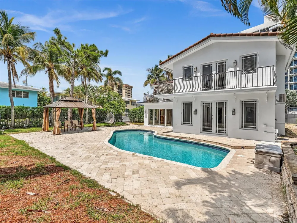 518 Riverside Drive Pompano Beach, FL 33062