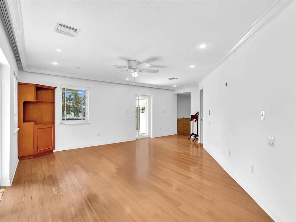 518 Riverside Drive Pompano Beach, FL 33062