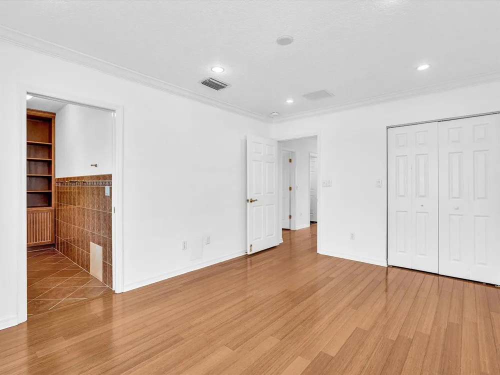 518 Riverside Drive Pompano Beach, FL 33062