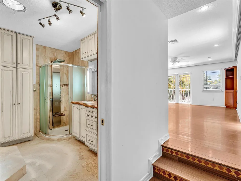 518 Riverside Drive Pompano Beach, FL 33062