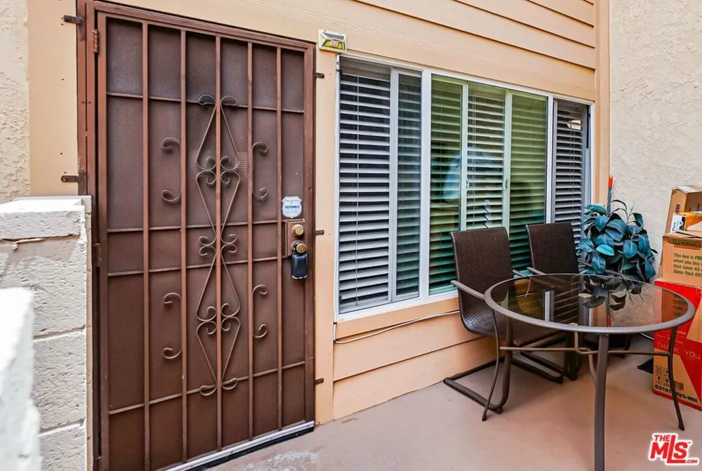 6151 Canterbury Drive #103 Culver City, CA 90230