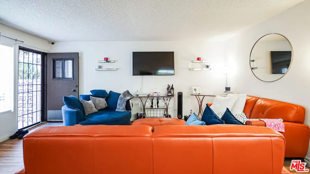 6151 Canterbury Drive #103 Culver City, CA 90230