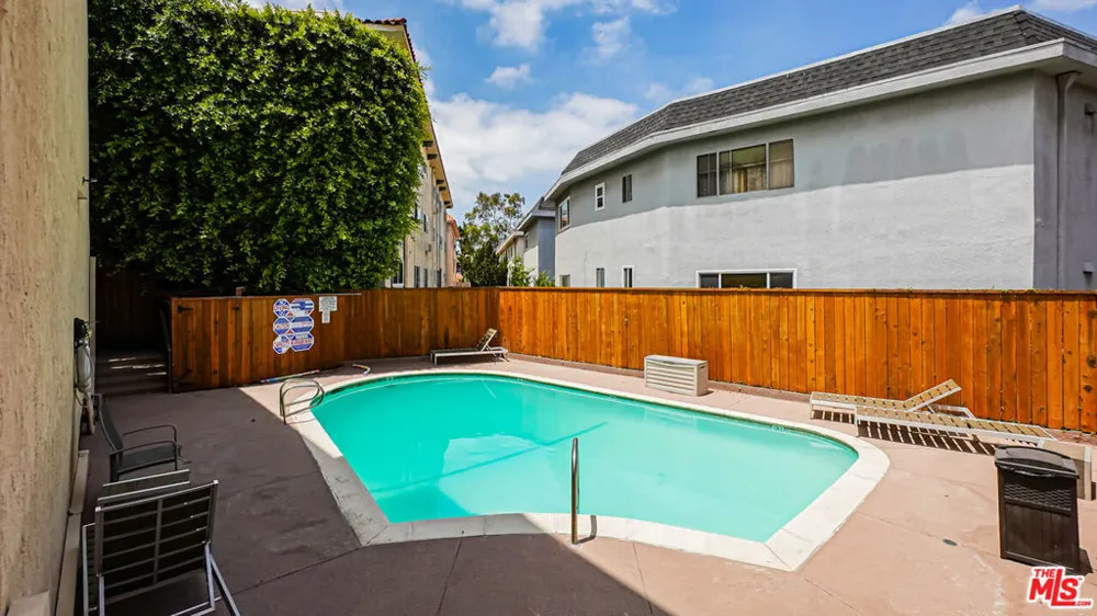 6151 Canterbury Drive #103 Culver City, CA 90230
