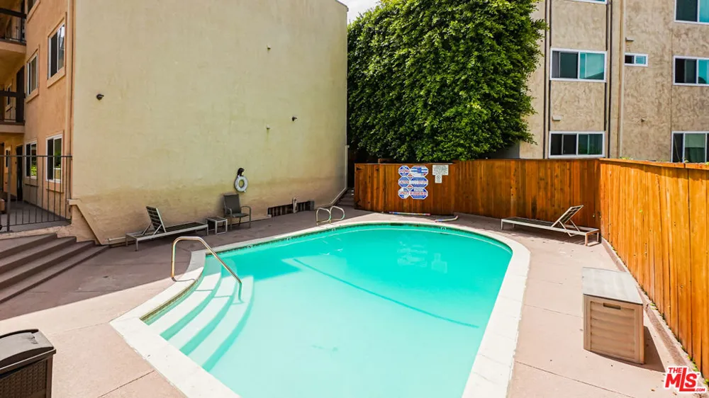6151 Canterbury Drive #103 Culver City, CA 90230