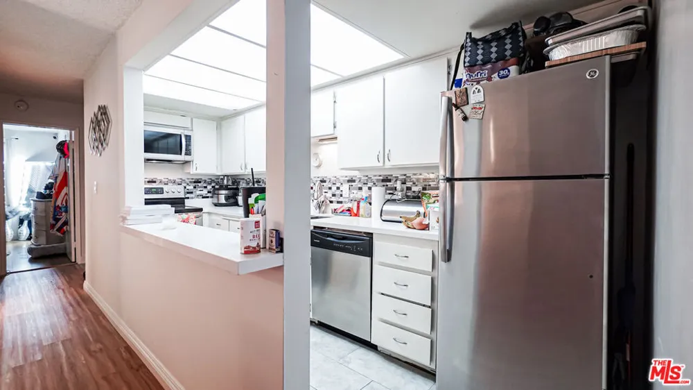 6151 Canterbury Drive #103 Culver City, CA 90230
