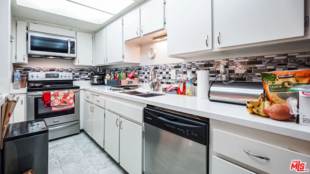 6151 Canterbury Drive #103 Culver City, CA 90230