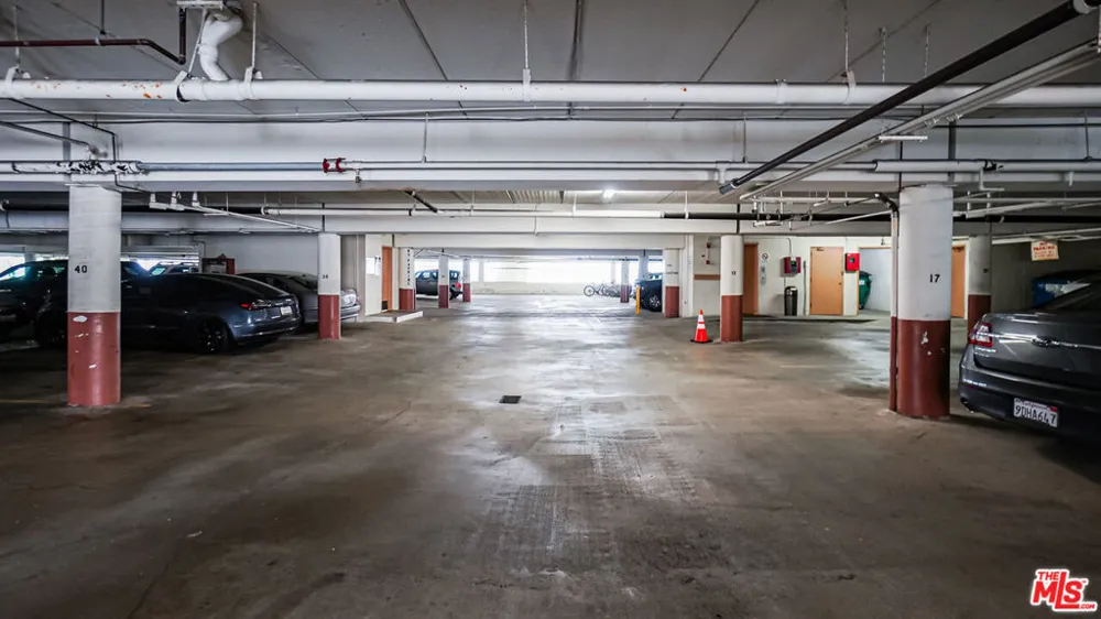 6151 Canterbury Drive #103 Culver City, CA 90230