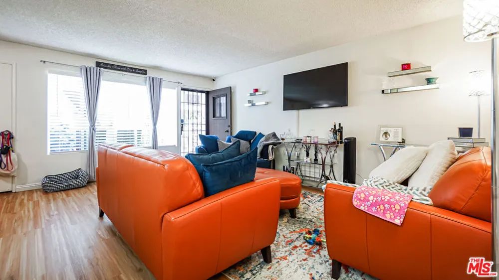 6151 Canterbury Drive #103 Culver City, CA 90230