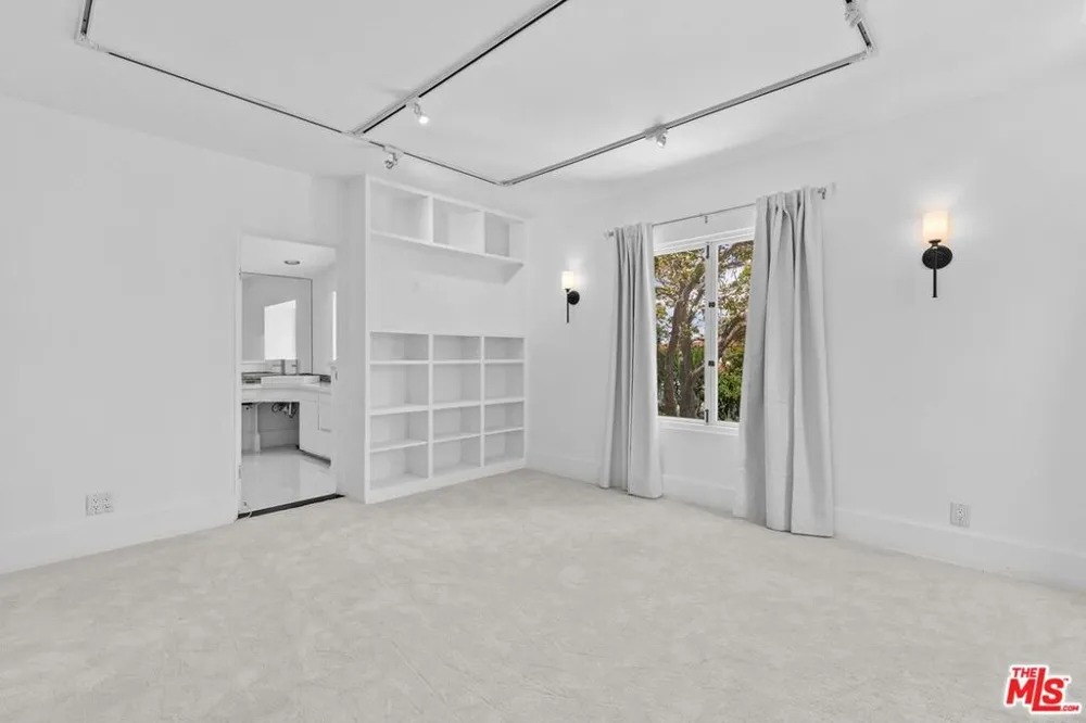 305 S Bedford Drive Beverly Hills, CA 90212