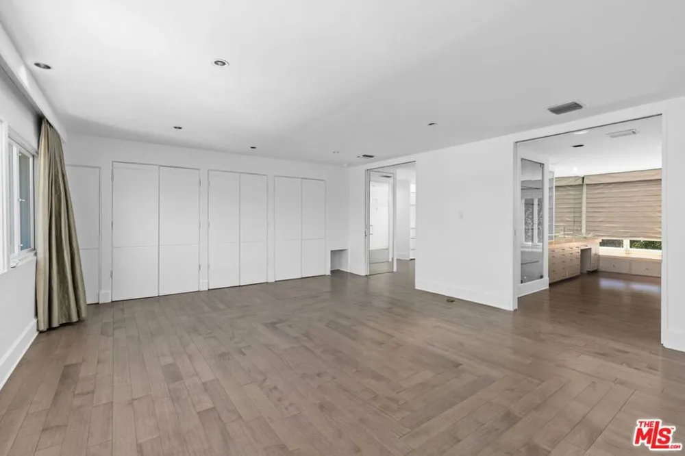 305 S Bedford Drive Beverly Hills, CA 90212
