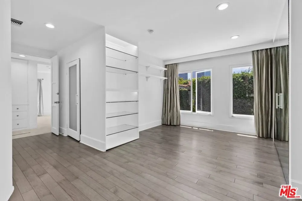 305 S Bedford Drive Beverly Hills, CA 90212