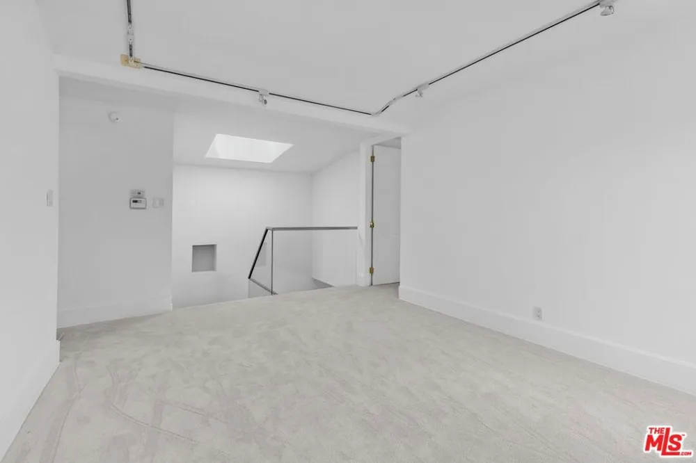305 S Bedford Drive Beverly Hills, CA 90212