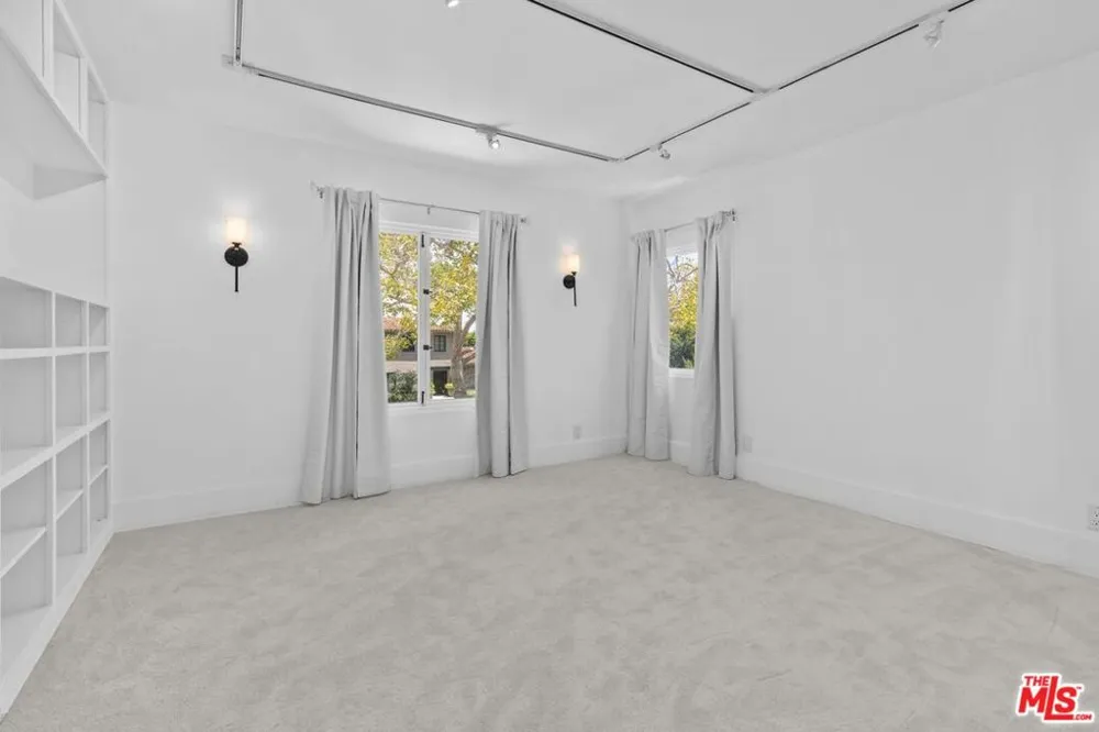 305 S Bedford Drive Beverly Hills, CA 90212