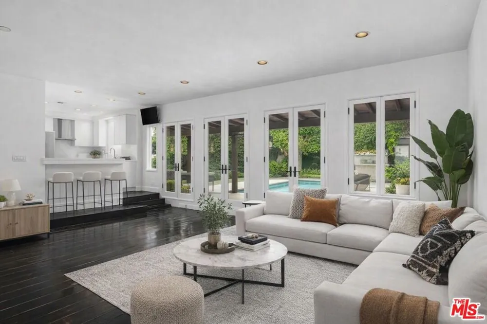 305 S Bedford Drive Beverly Hills, CA 90212