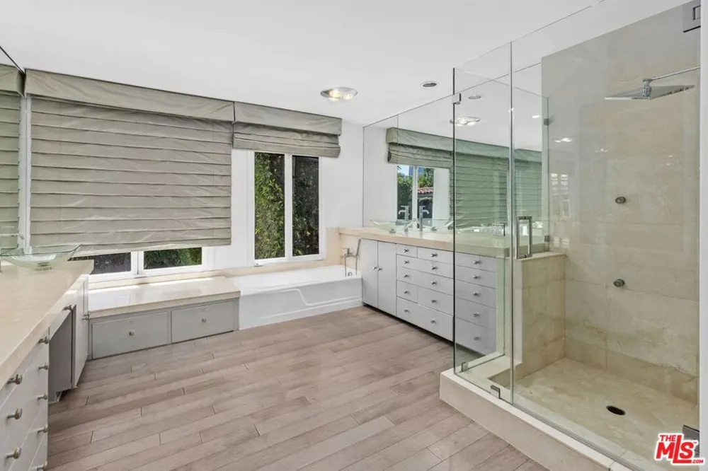 305 S Bedford Drive Beverly Hills, CA 90212