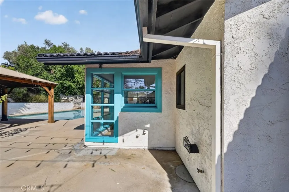 20001 Hiawatha Street Chatsworth, CA 91311
