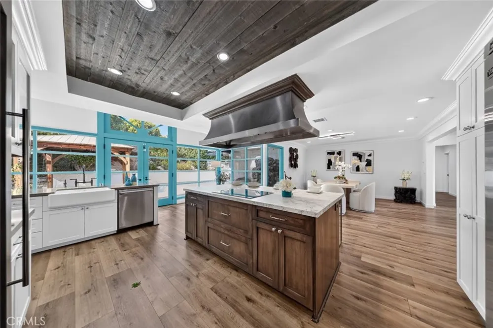 20001 Hiawatha Street Chatsworth, CA 91311
