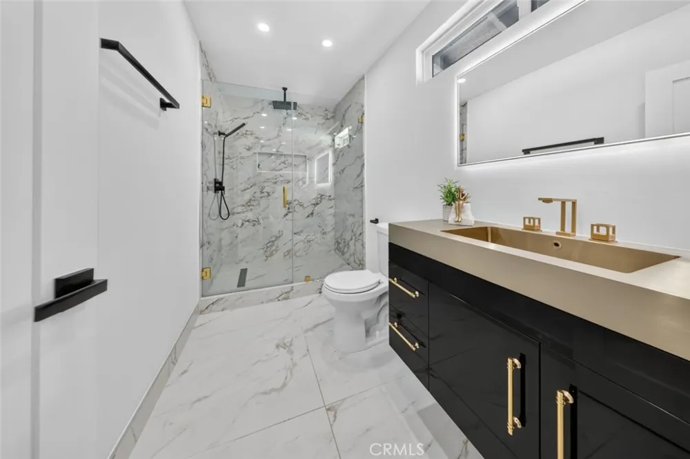 20001 Hiawatha Street Chatsworth, CA 91311