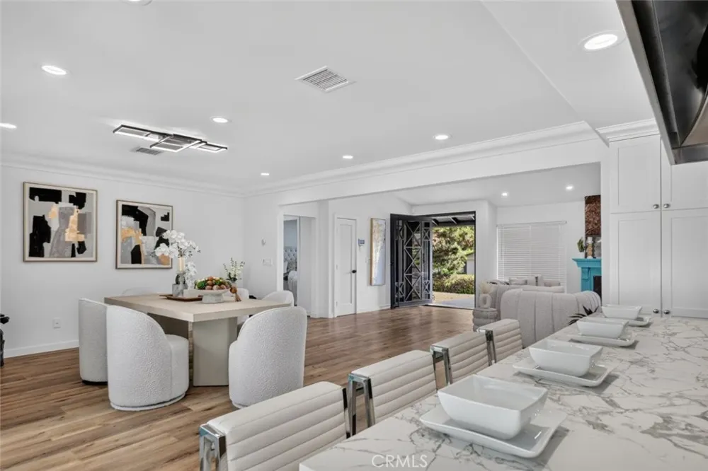 20001 Hiawatha Street Chatsworth, CA 91311