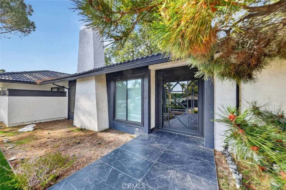 20001 Hiawatha Street Chatsworth, CA 91311