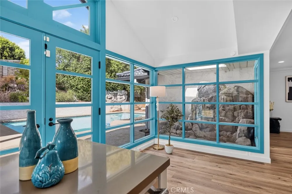 20001 Hiawatha Street Chatsworth, CA 91311