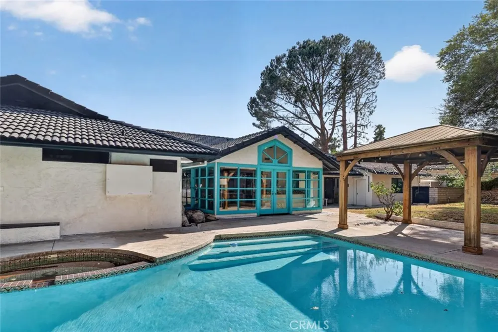 20001 Hiawatha Street Chatsworth, CA 91311