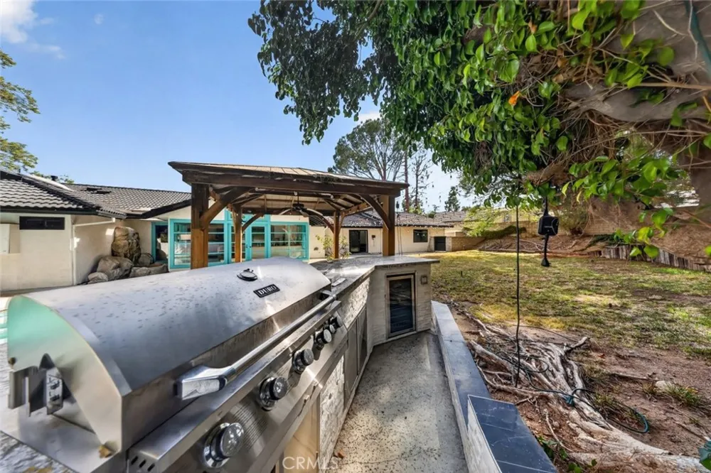 20001 Hiawatha Street Chatsworth, CA 91311