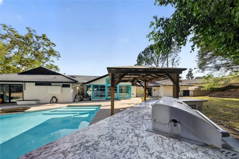20001 Hiawatha Street Chatsworth, CA 91311