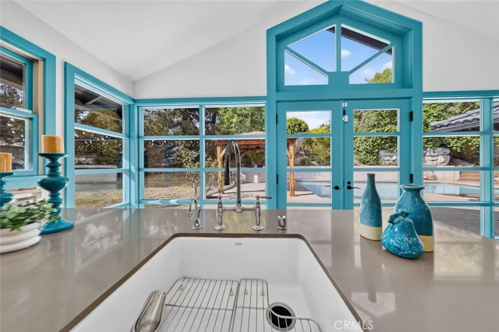 20001 Hiawatha Street Chatsworth, CA 91311
