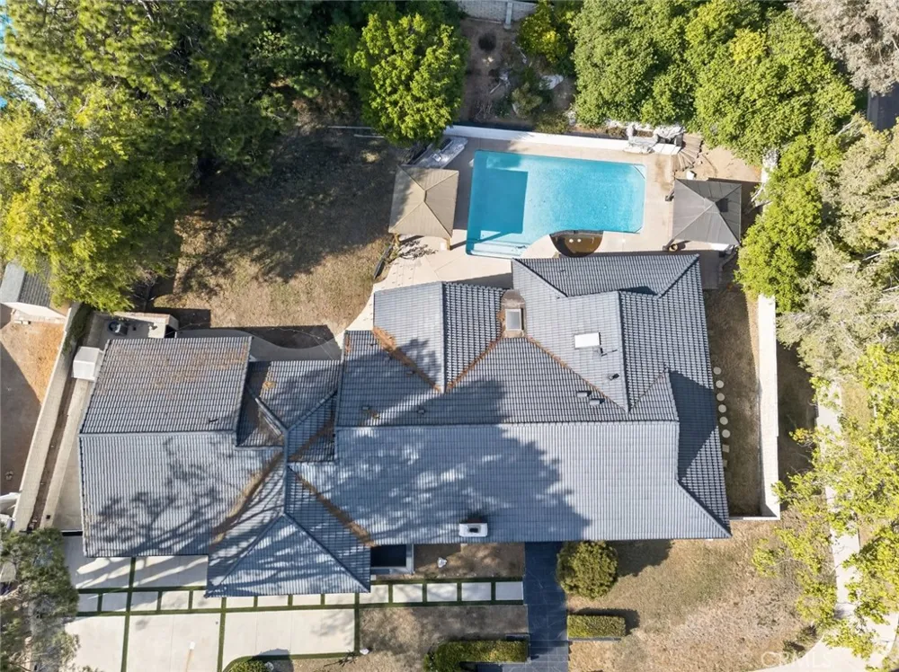 20001 Hiawatha Street Chatsworth, CA 91311