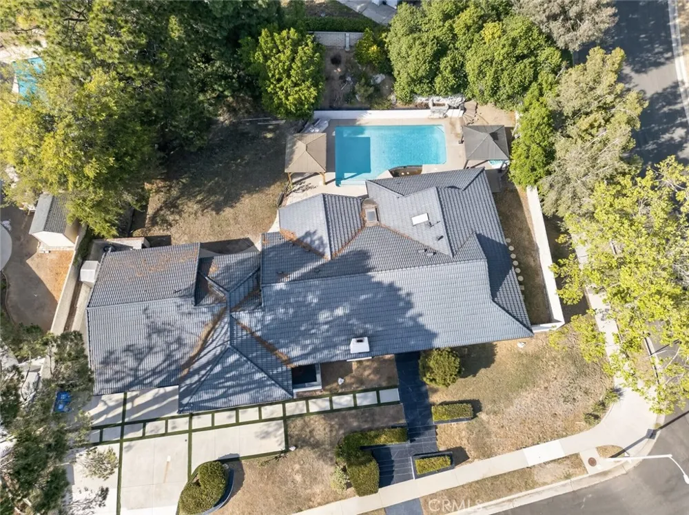 20001 Hiawatha Street Chatsworth, CA 91311