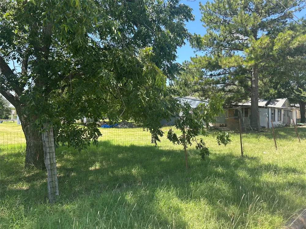 209 W Church Street Olney, TX 76374
