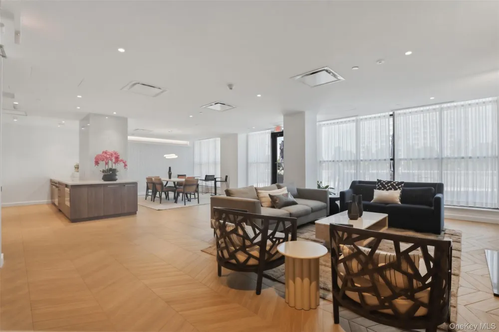 175 Huguenot Street #2503 New Rochelle, NY 10801
