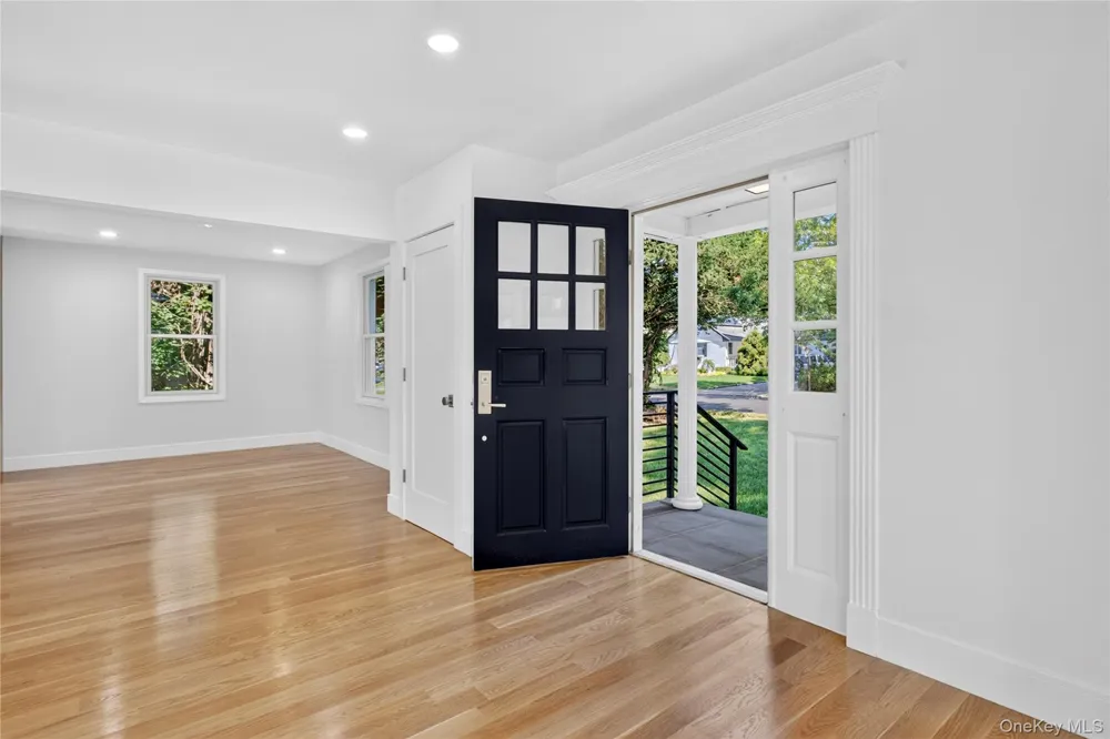118 Willow Street Roslyn Heights, NY 11577