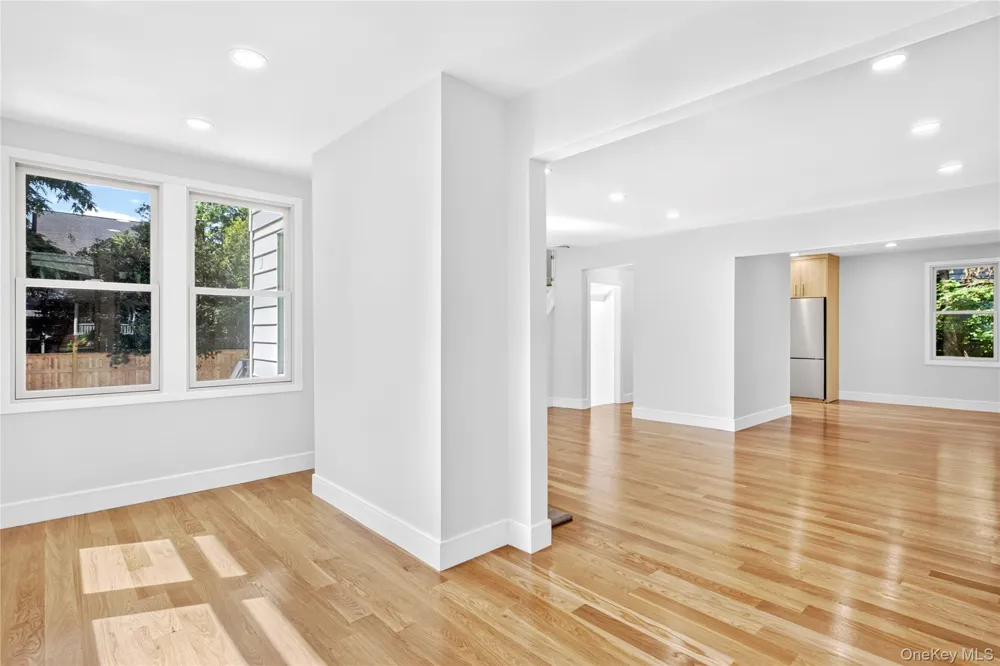 118 Willow Street Roslyn Heights, NY 11577