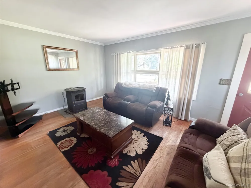 77 Rockland Road Roscoe, NY 12776