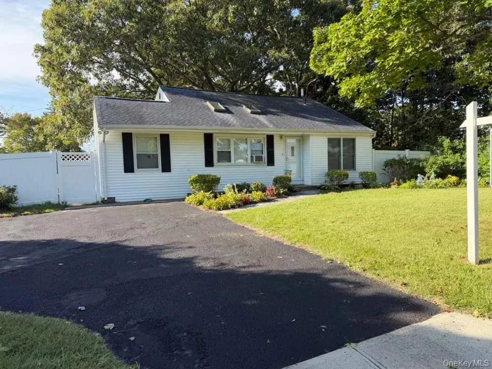 7 Squires Avenue Port Jefferson Station, NY 11776