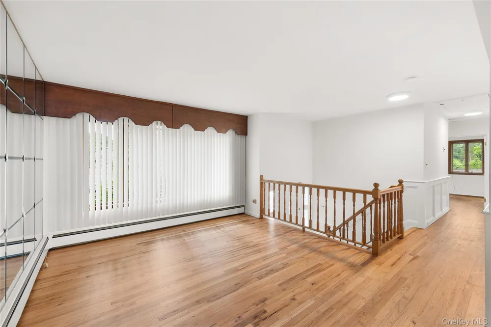 142 Mohican Avenue Ronkonkoma, NY 11779