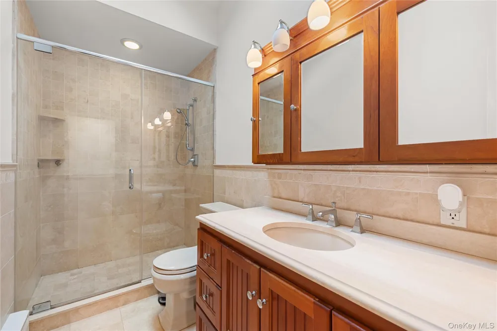 142 Mohican Avenue Ronkonkoma, NY 11779
