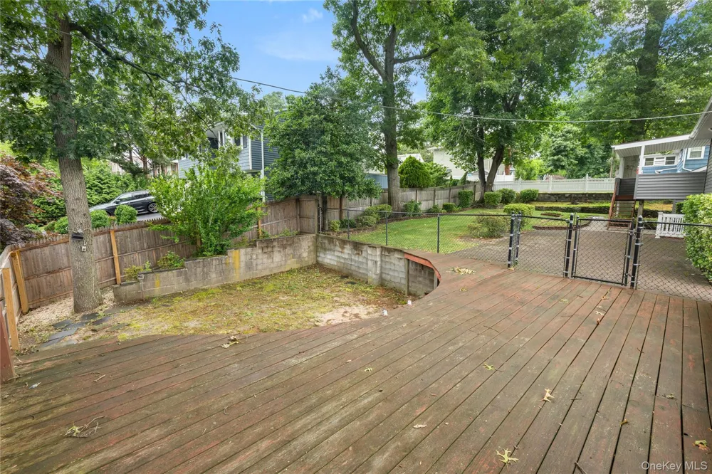 142 Mohican Avenue Ronkonkoma, NY 11779