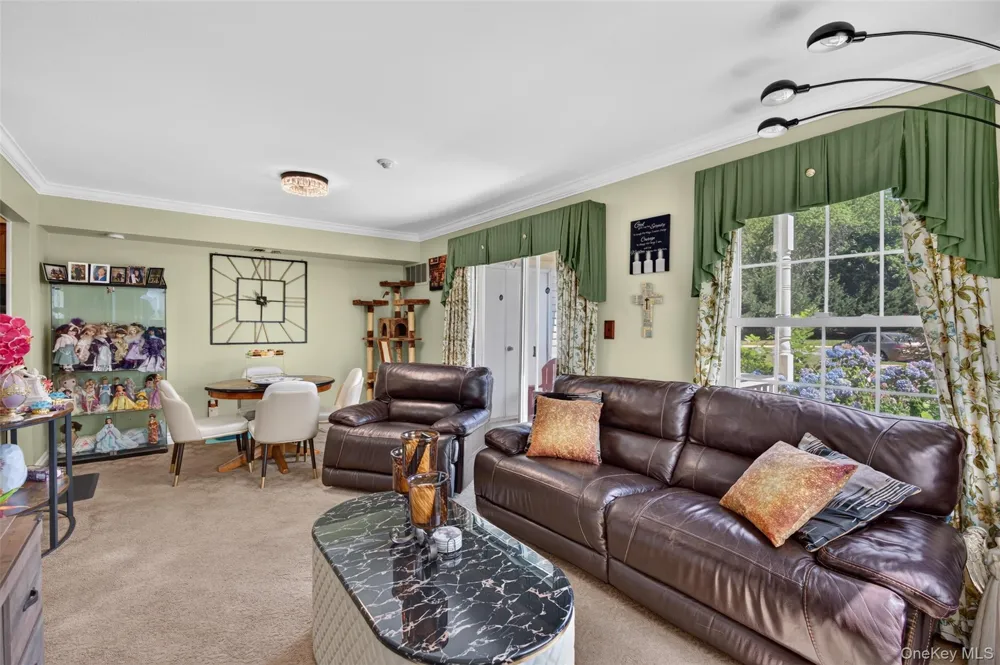 178 Fairview Circle Middle Island, NY 11953