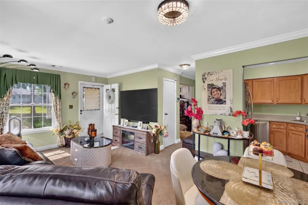178 Fairview Circle Middle Island, NY 11953