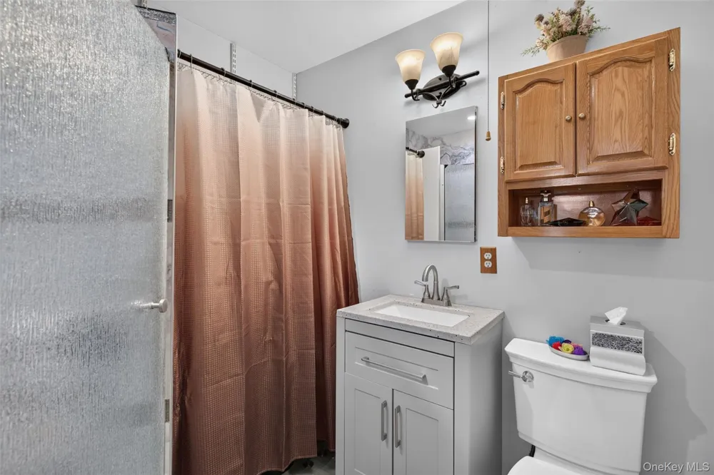 178 Fairview Circle Middle Island, NY 11953