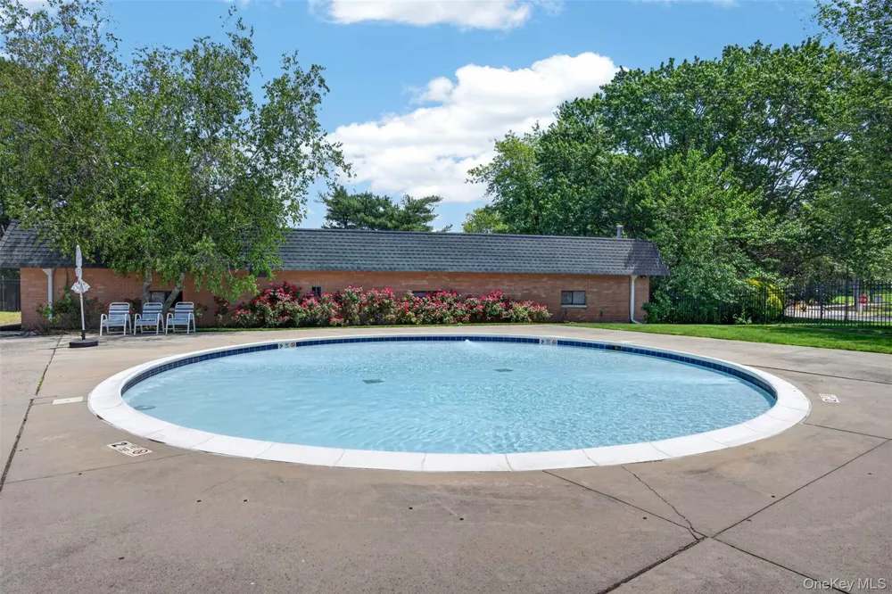 178 Fairview Circle Middle Island, NY 11953