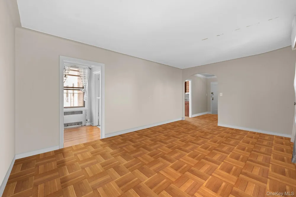 8380 118th st #6G Kew Gardens, NY 11415