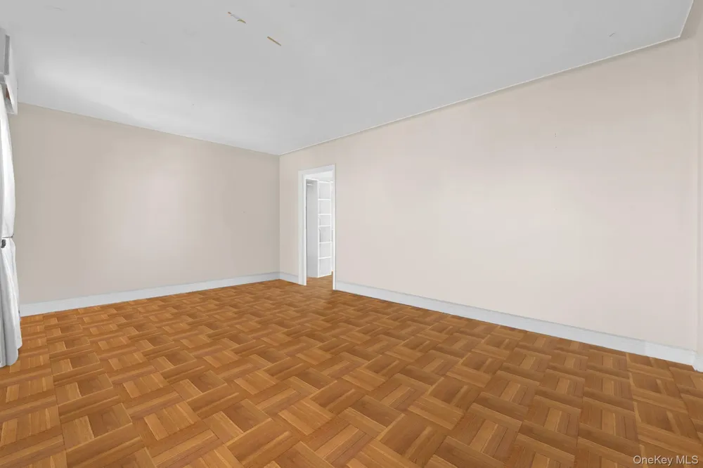 8380 118th st #6G Kew Gardens, NY 11415