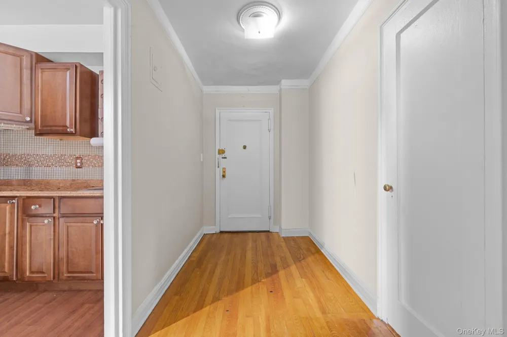 8380 118th st #6G Kew Gardens, NY 11415