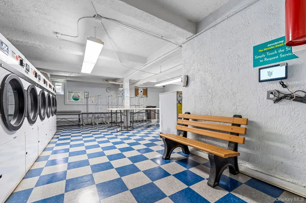 8380 118th st #6G Kew Gardens, NY 11415