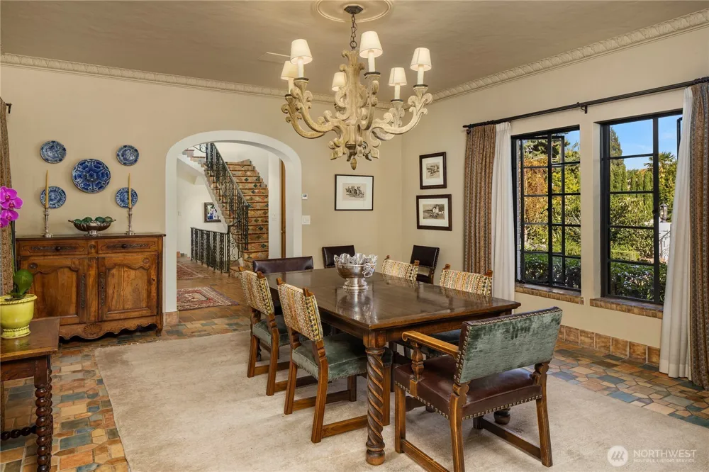 1935 Parkside Drive E Seattle, WA 98112