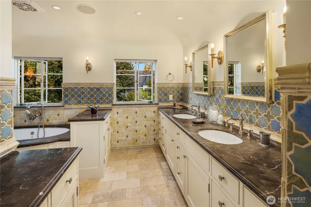 1935 Parkside Drive E Seattle, WA 98112